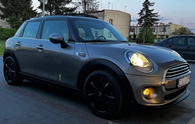 MINI ONE cena 50400 przebieg: 47000, rok produkcji 2016 z Brzeziny małe 352